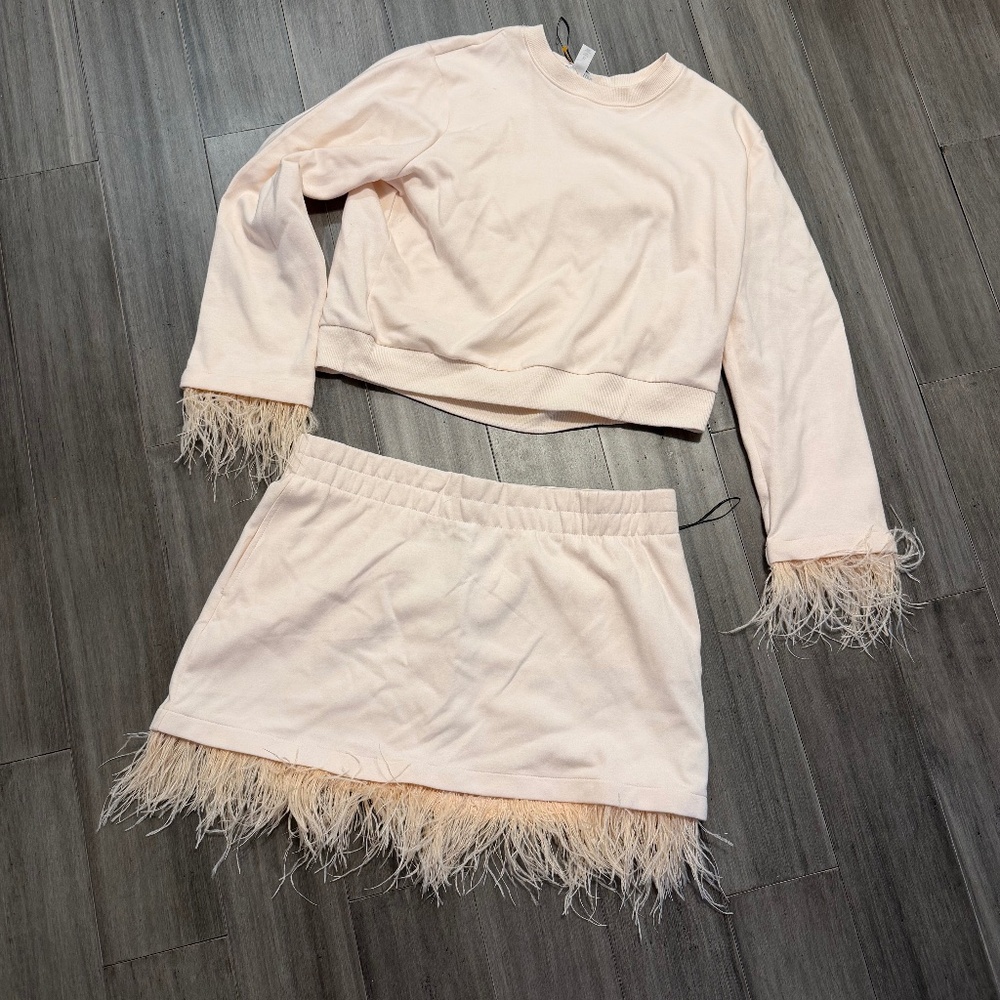 Cream Set w/Feathers!
